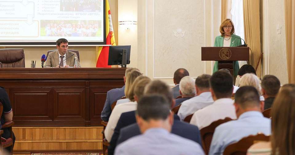 Аварии в ЖКХ, безопасность на воде и детский отдых  обсудили в мэрии Воронежа