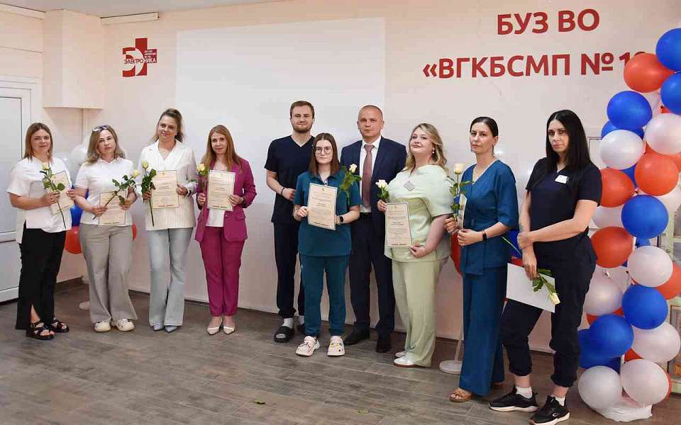 В Железнодорожном районе с профессиональным праздником поздравили тех, кому мы доверяем наши жизни и здоровье 
