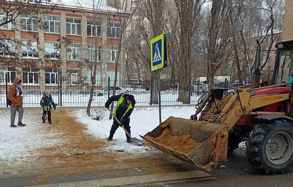 Мэр Воронежа ответил на вопросы по уборке дворов от наледи и количеству спецтехники в городе