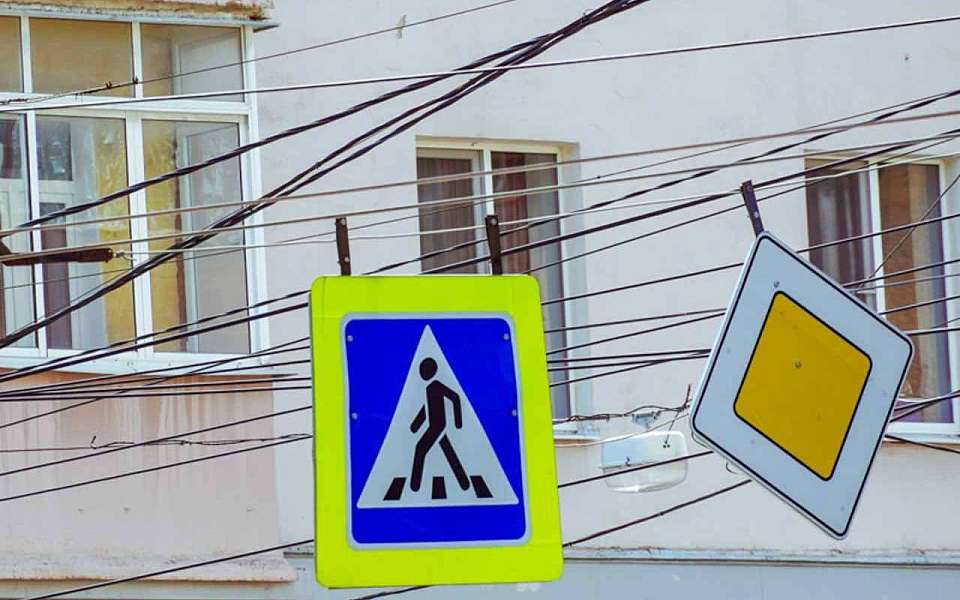 Новый пешеходный переход оборудовали у Юго-Западного кладбища в Воронеже