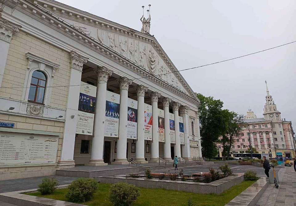 Изменят транспортное движение возле театра оперы и балета в Воронеже
