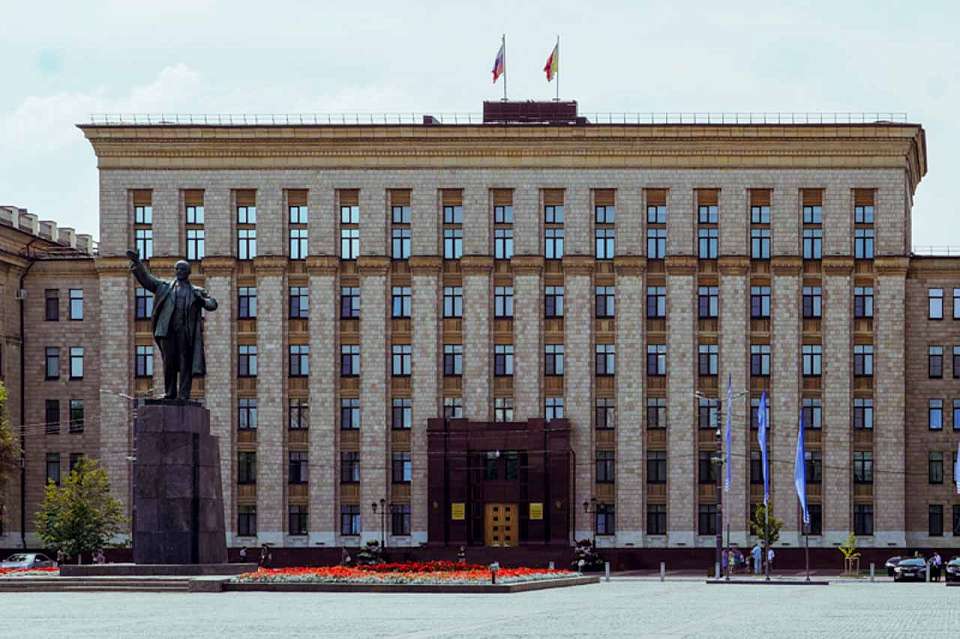 Первые лица Воронежа и области поздравили земляков с 330-летием русского флота