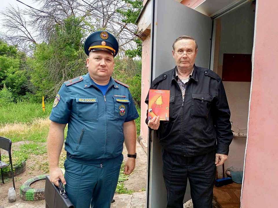 В Ленинском районе продолжаются профилактические противопожарные мероприятия