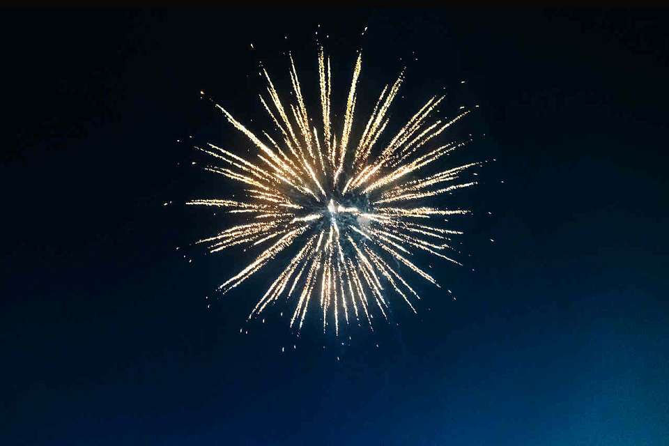 В Воронеже сняли на видео праздник под вой сирен