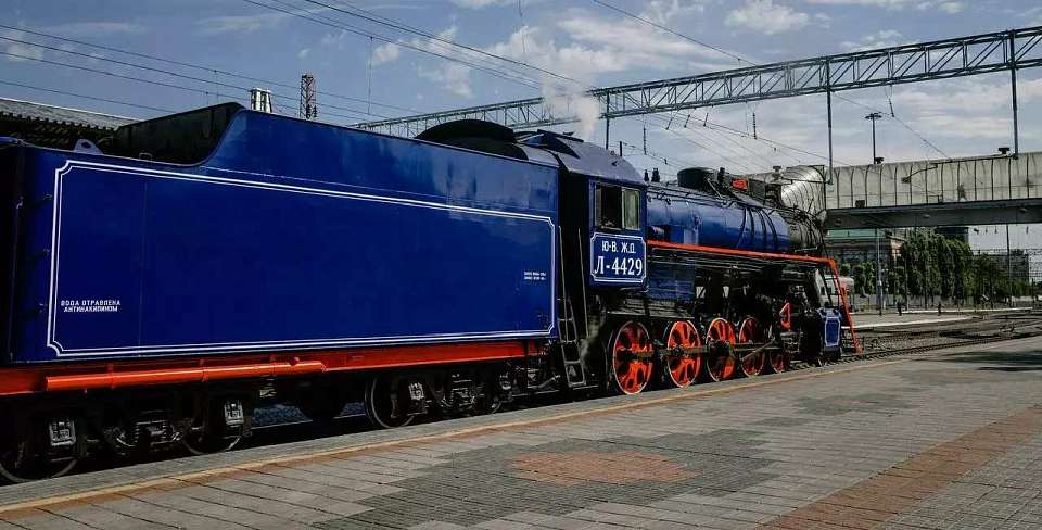 С отреставрированным паровозом воронежский «Графский поезд» отправился в первую поездку