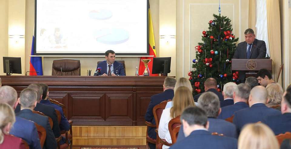 Работу управы Советского района и подготовку к Новому году обсудили в мэрии Воронежа