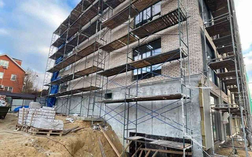 Нарушения при строительстве элитного дома в центре Воронежа выявили власти