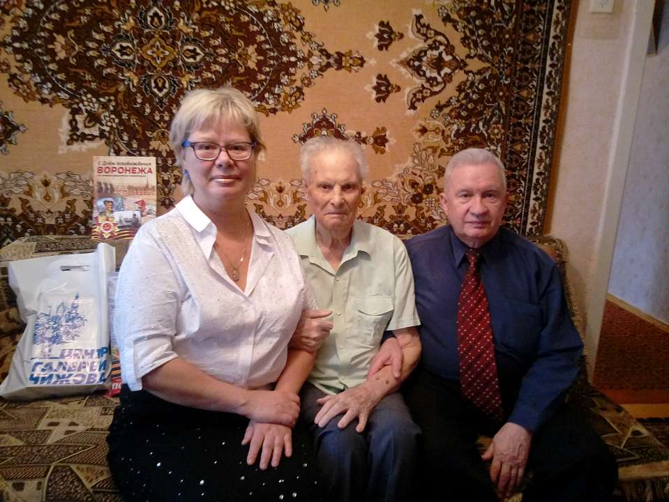 В Ленинском районе поздравляют защитников Воронежа