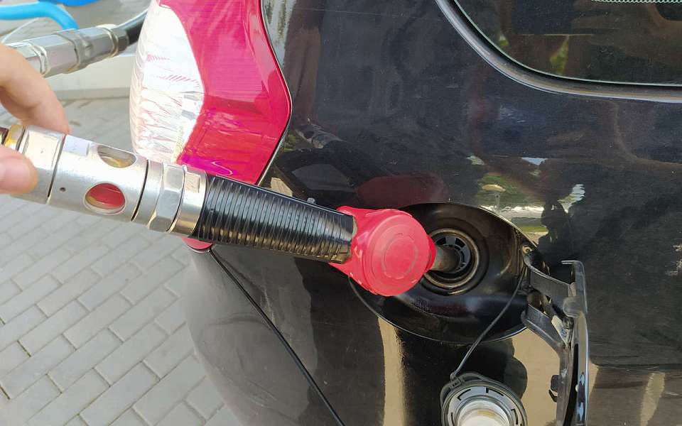 Цены на бензин продолжили расти в Воронежской области