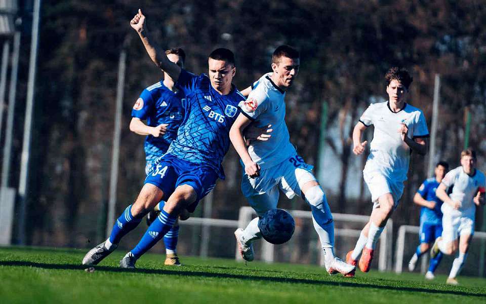 Футболисты из Лисок, Нововоронежа и Борисоглебска порадовали болельщиков победами