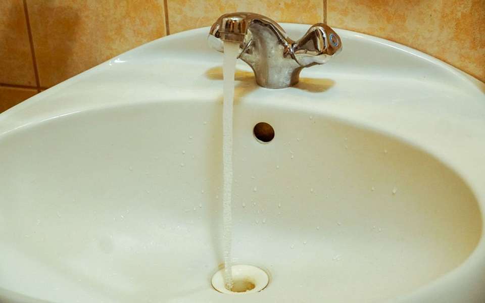 Долг за воду на 80 тыс. рублей аннулировали жителю Воронежа 