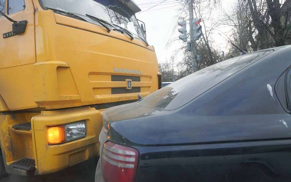 Более 2 млн рублей взыскали с виновников ДТП на воронежской трассе  