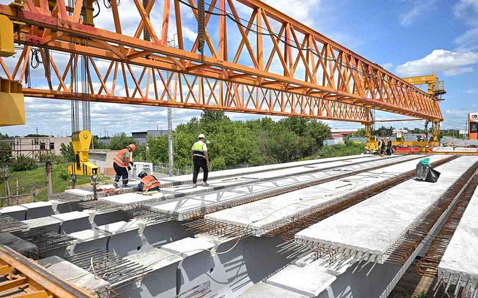 На два месяца раньше срока откроют Россошанский мост через железную дорогу в Воронежской области