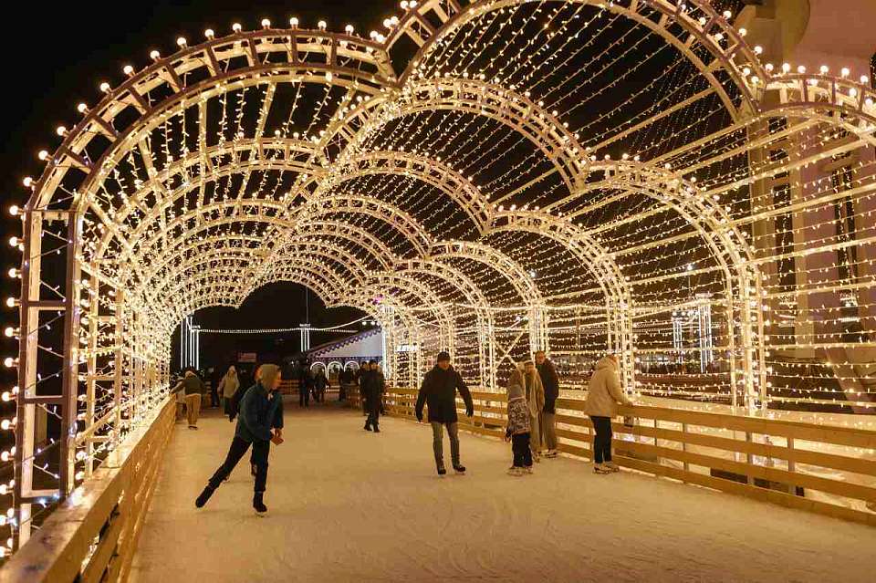 На претензии воронежцев по поводу катка на Адмиралтейской площади ответили в мэрии