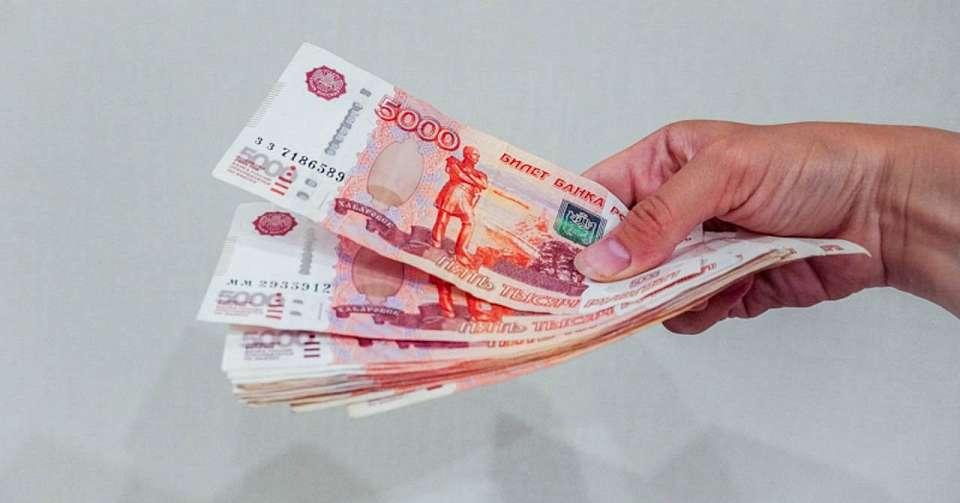 Воронежец обвиняется в даче взятки полицейскому на сумму 190 тысяч рублей