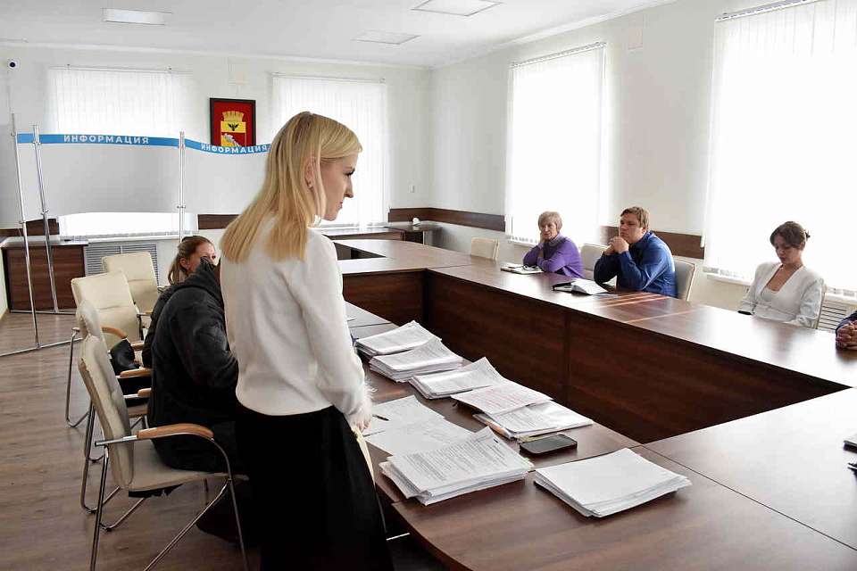 В Ленинском районе на заседании административной комиссии рассмотрели вопросы административной практики