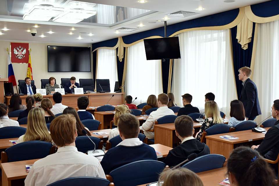 Управа Ленинского района Воронежа инициировала проект «100 вопросов депутату»