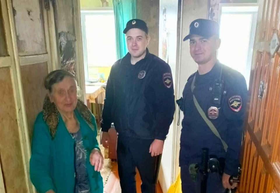 Сотрудники полка ППС полиции помогли 93-летней воронежской пенсионерке, попавшей в сложную жизненную ситуацию