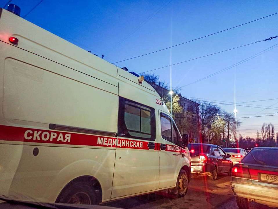 В Воронеже самокатчик сбил восьмилетнюю девочку: ребенок получил травму