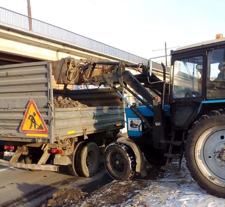 С улиц Железнодорожного района вывезли 600 кубометров снега