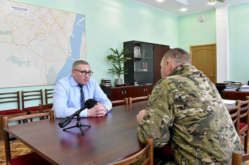 Глава Ленинского района Воронежа встретился с участником СВО