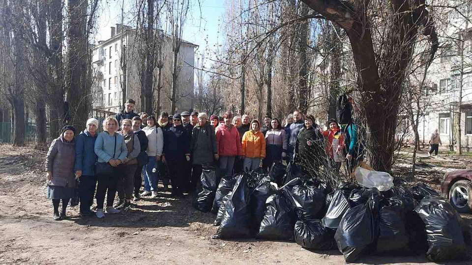 Субботник состоялся в Железнодорожном районе 