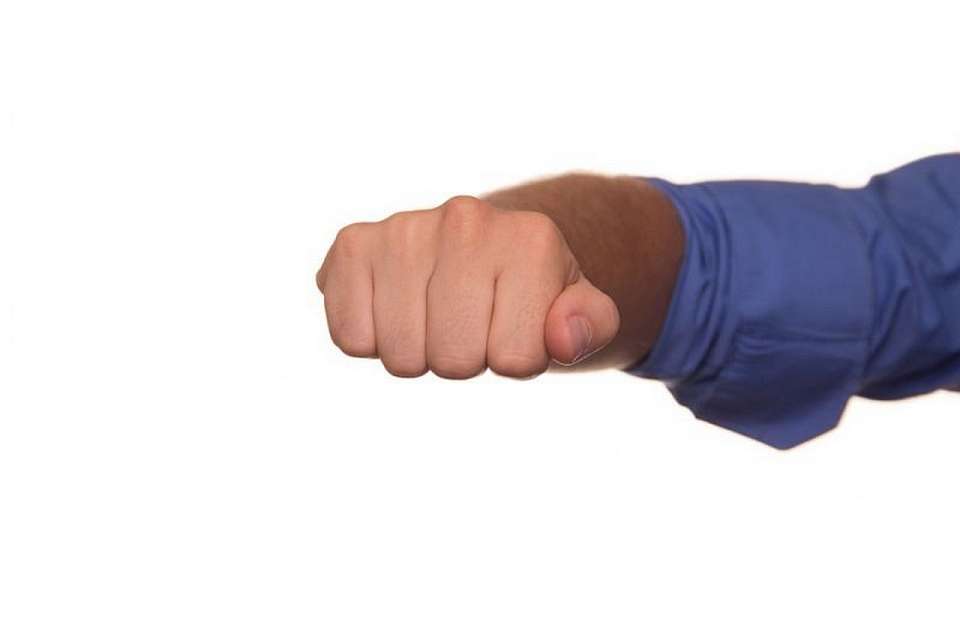 Зверски избившим в Воронеже таксиста подросткам предъявили обвинение