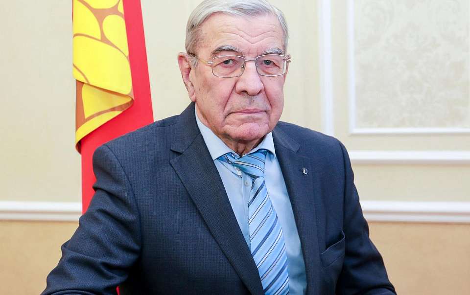 Мэр Воронежа поздравил с днем рождения почетного гражданина города Владимира Рачука