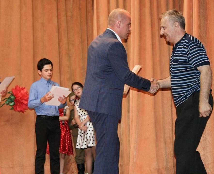 В воронежском микрорайоне Краснолесный наградили волонтеров, помогающих участникам СВО