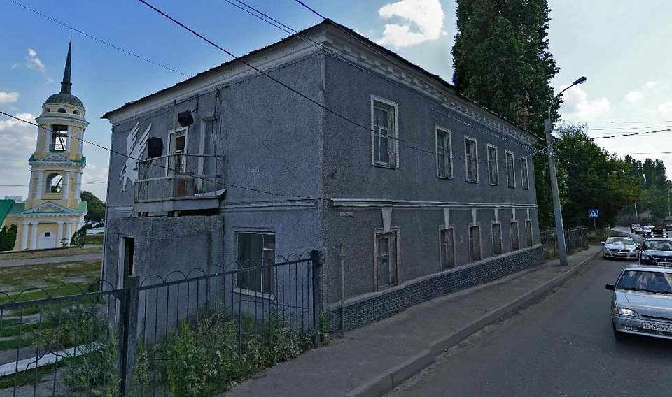 Исторический особняк рядом с набережной продают в Воронеже