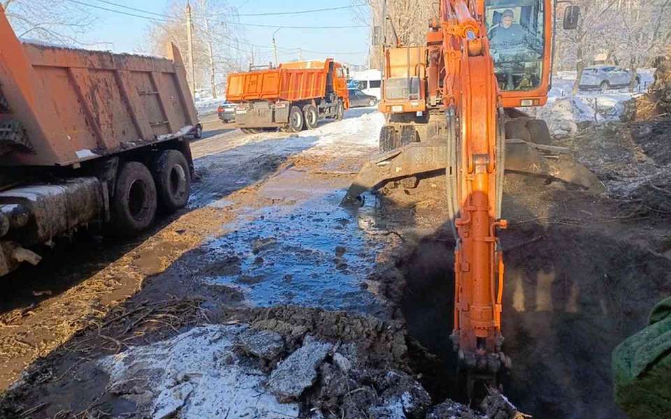 Воду отключили из-за аварии на левом берегу в Воронеже