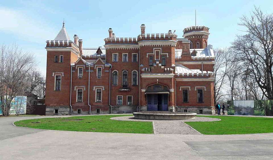 Реставрация Дворца Ольденбургских под Воронежем фактически сорвана