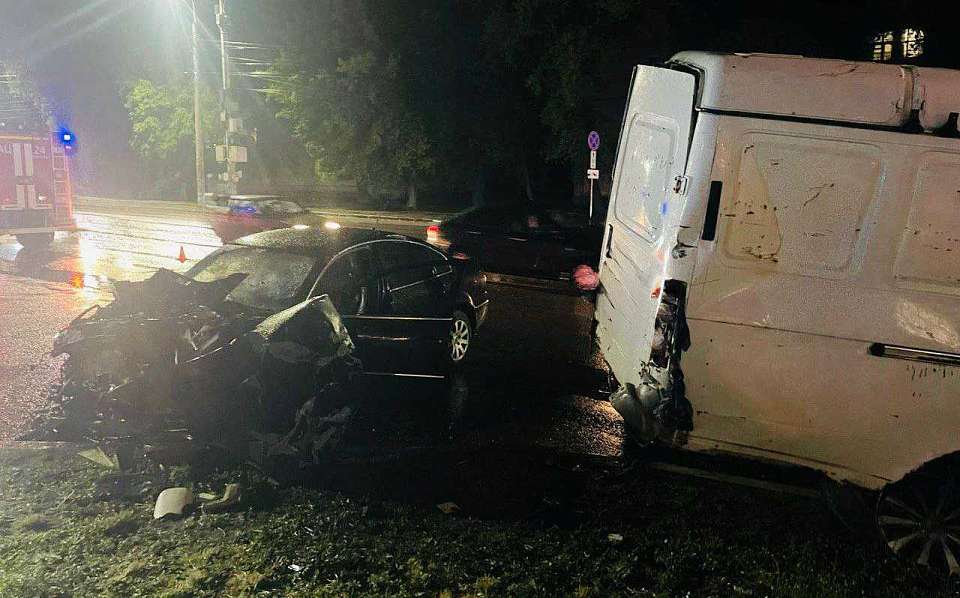 В автомобильной аварии пострадали 5 молодых воронежцев