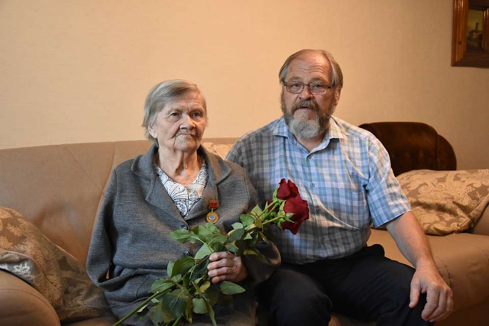 Участницу боев за Воронеж наградили знаком «Воронеж-город воинской славы»