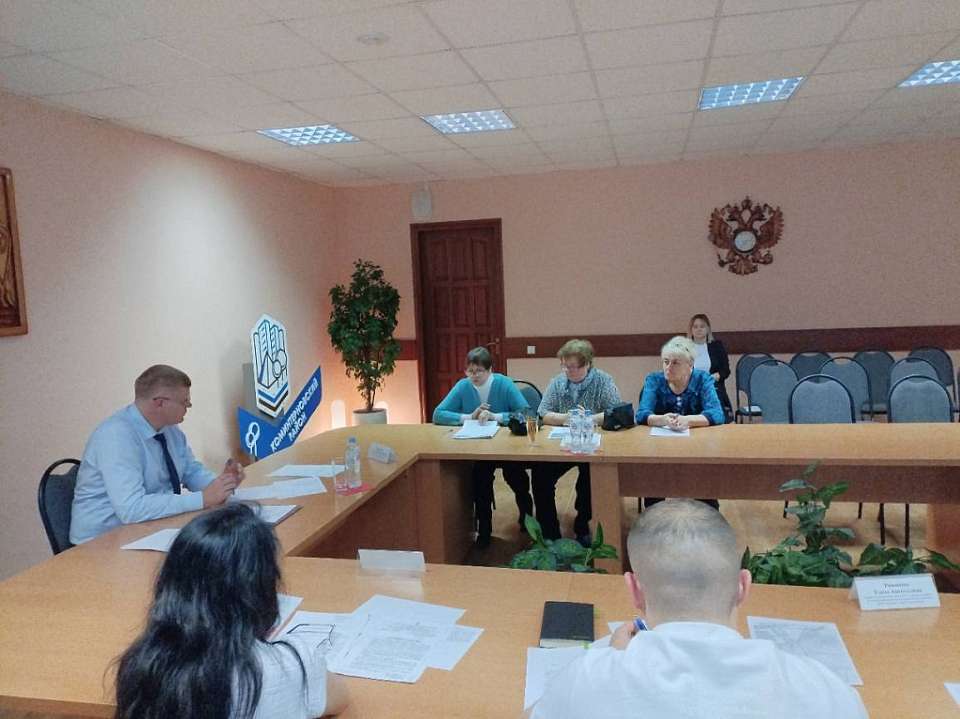 В Коминтерновском районе прошел прием по личным вопросам