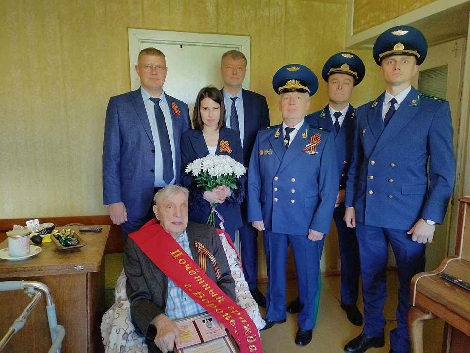 В Коминтерновском районе поздравляют ветеранов