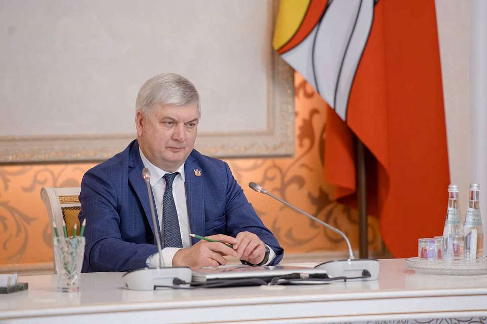 Стимулировать строителей к участию в программе по расселению жилья поручил воронежский губернатор