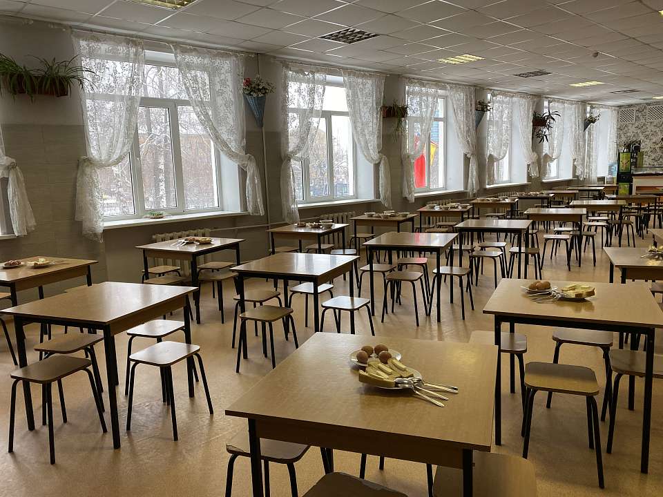 По программе «Единой России» и Минпросвещения в 2022 году отремонтировано 1100 школ в 75 регионах