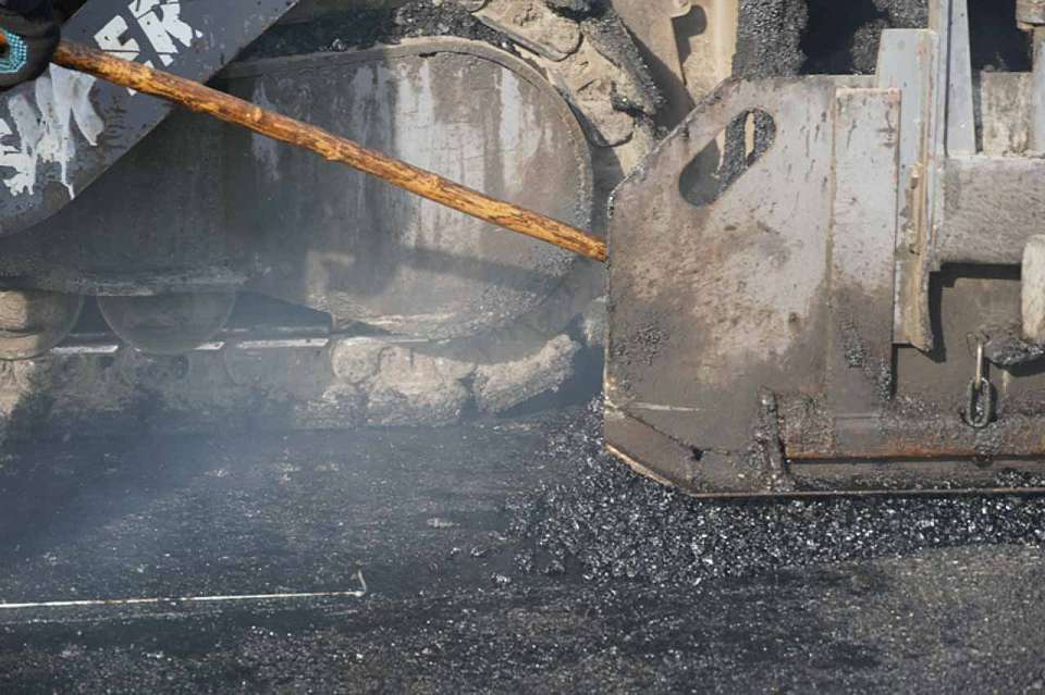 В Левобережном районе завершается запланированный ремонт дорог