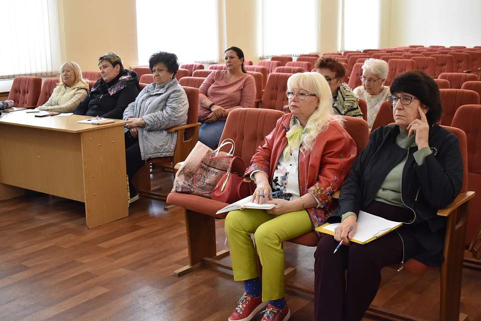 В Ленинском районе в клубе ЖКХ обсудили изменения порядка оплаты общедомовых нужд