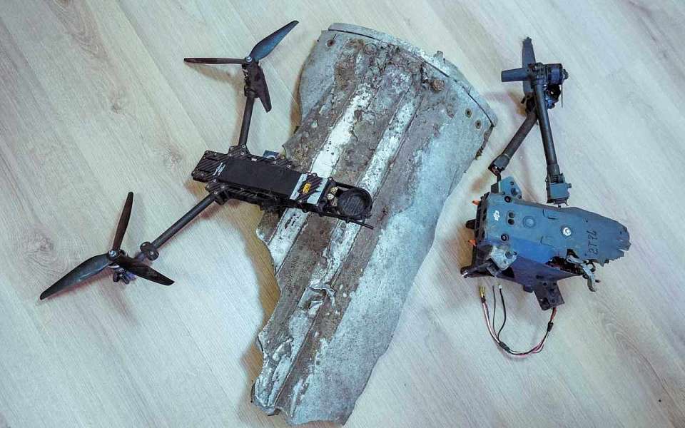 При атаке БПЛА были повреждены 13 домов, торговый центр и газовая труба в Воронежской области