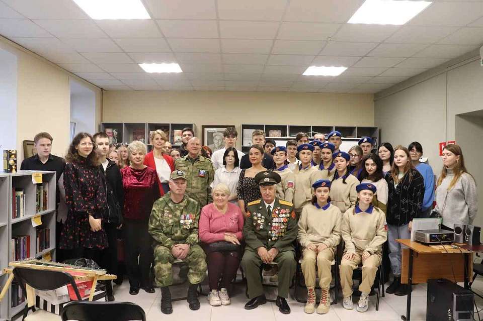 В Коминтерновском районе проходят патриотические акции