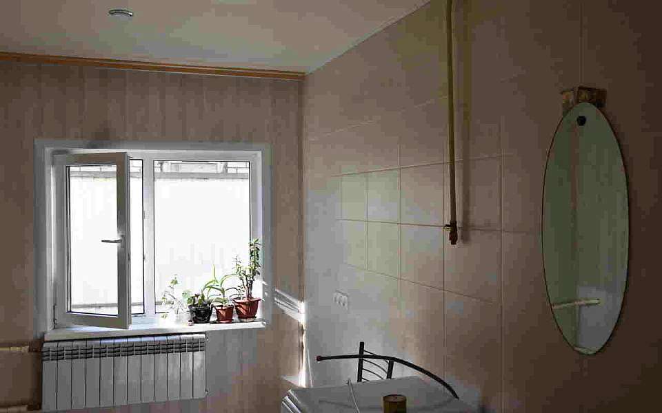 При содействии управы района выполнен ремонт кухни в доме ветерана Великой Отечественной войны