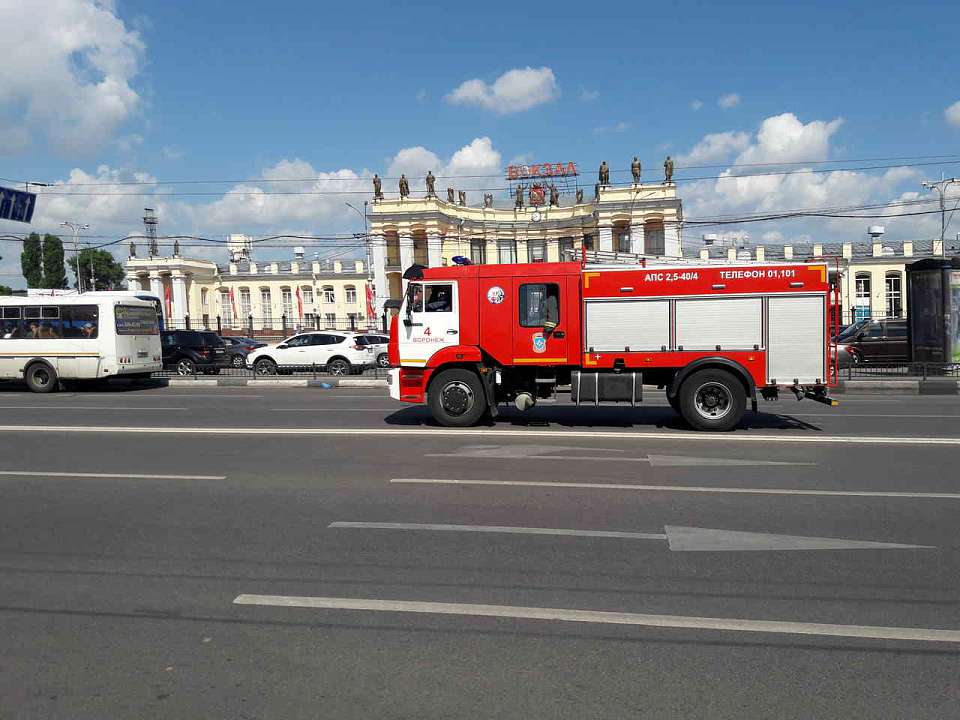 Топливо «про запас» провоцирует пожары в гаражах и домах воронежцев