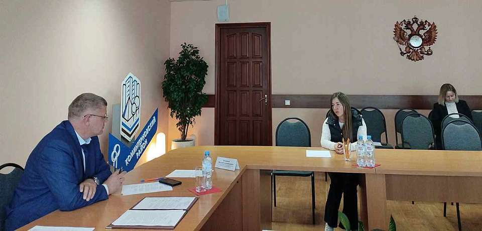 В Коминтерновском районе прошел прием граждан по личным вопросам