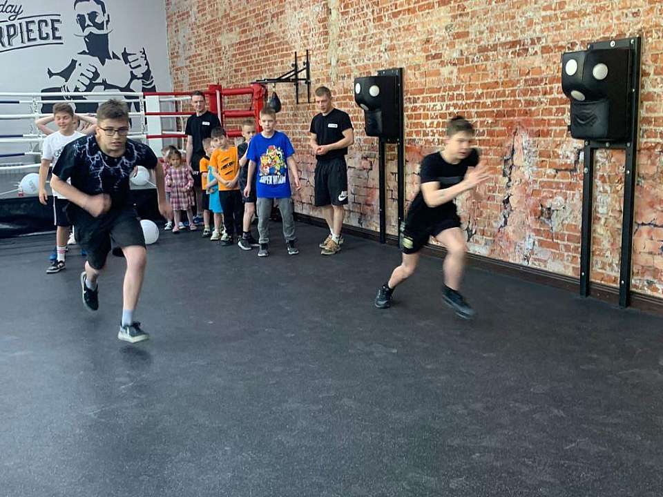 В Ленинском районе прошёл детский праздник бокса «Защитники детства»