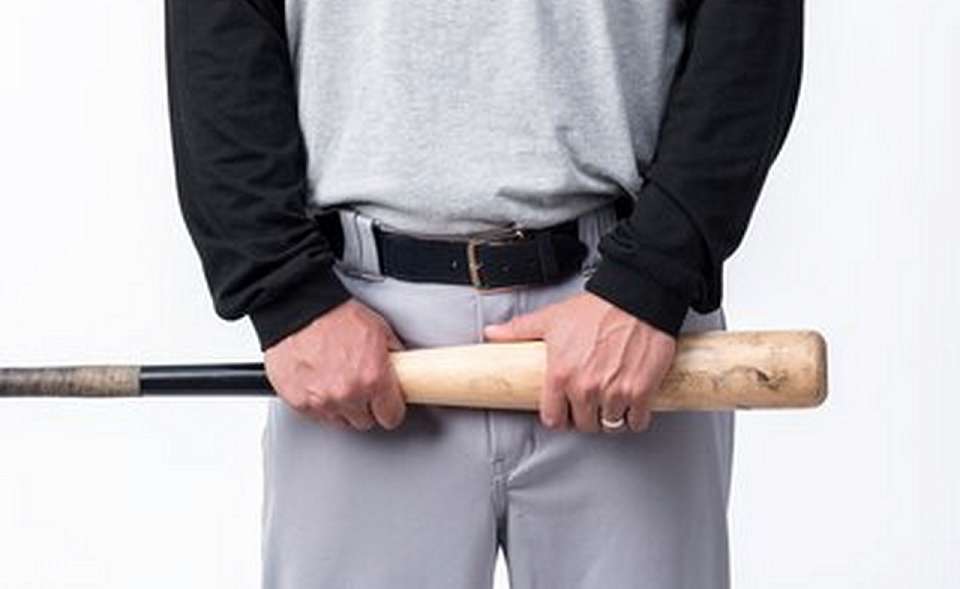 В лесочке на воронежца напали разбойники с ножом и битой