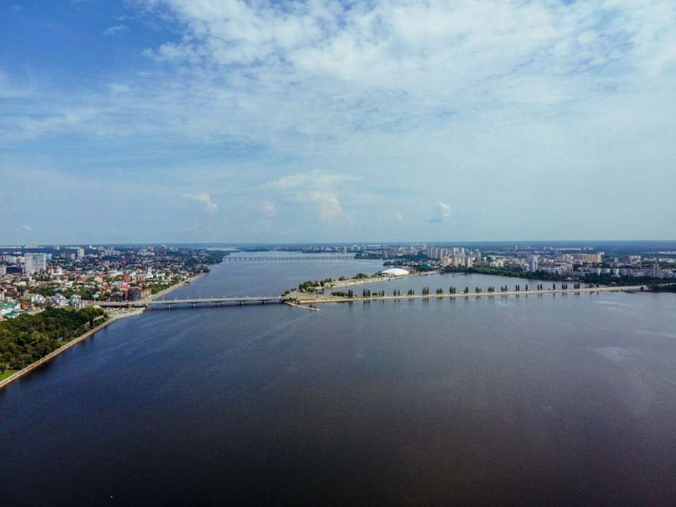 В Воронеже после атаки дронов пострадали квартира и автомобили