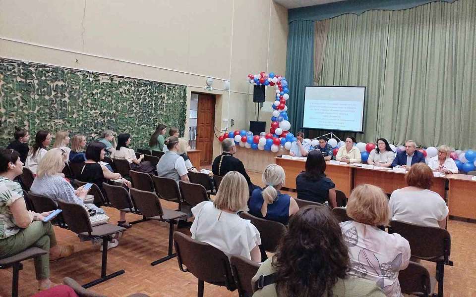 В Коминтерновском районе обсудили меры по обеспечению безопасности детей в летний период