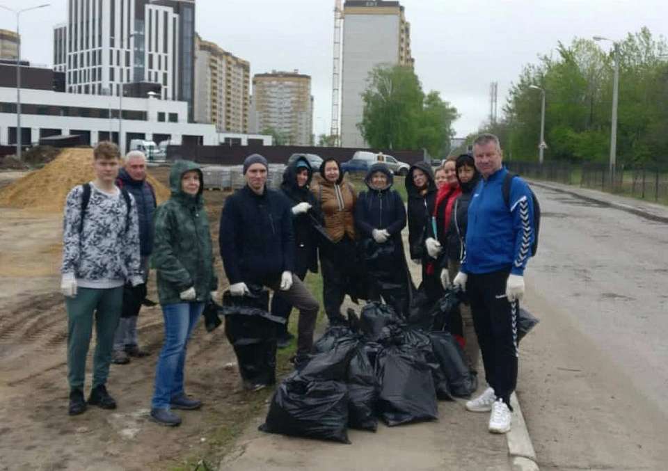 В Центральном районе прошел масштабный субботник